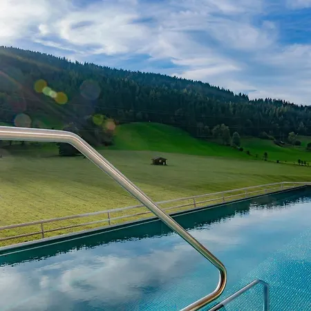 Tirolerhof Otel Flachau