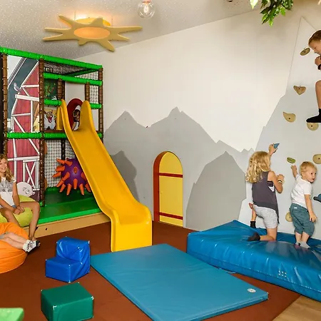 Otel Tirolerhof Flachau